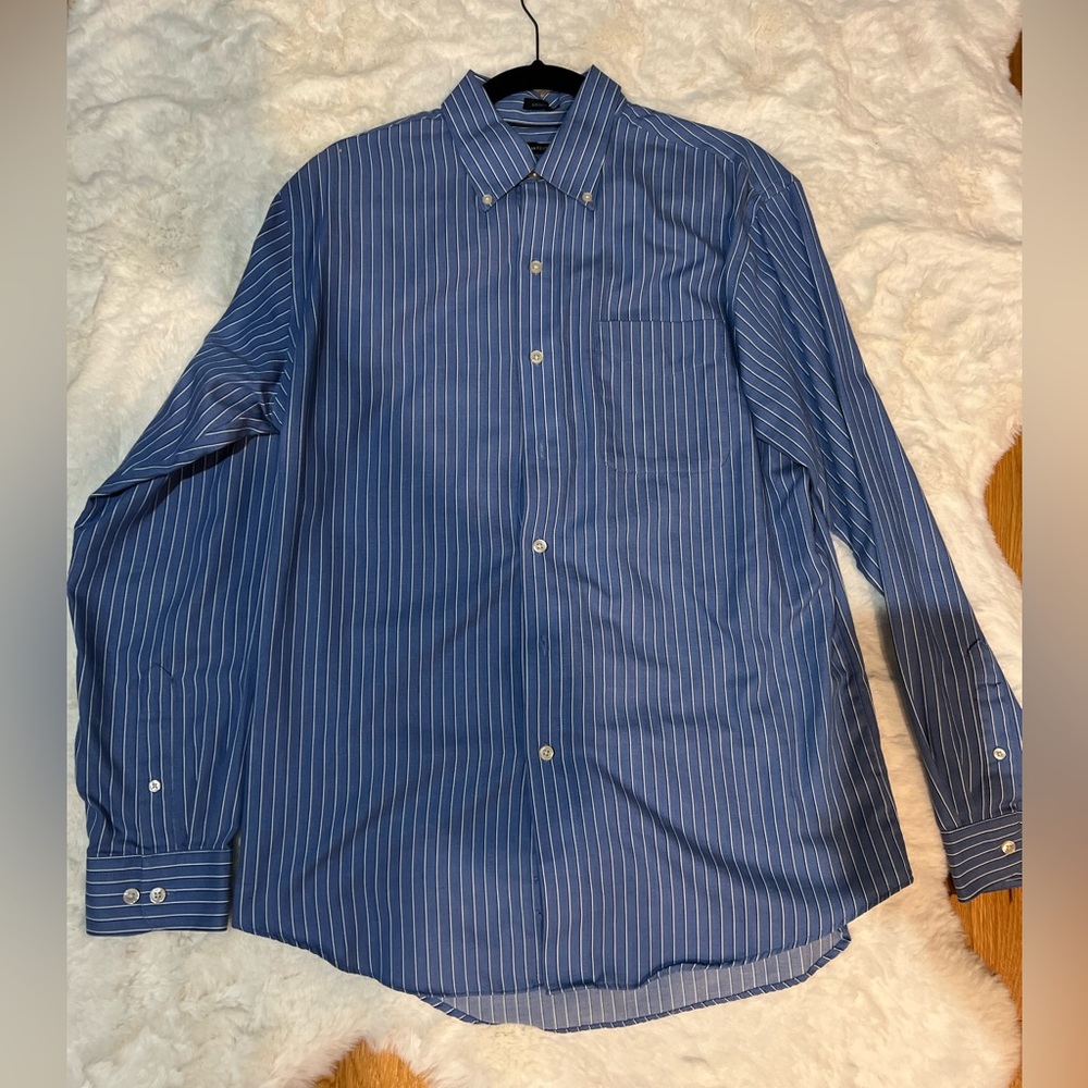 VanHeusen button down